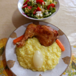 Pilaf aromat cu copane fragede și salată asortată – prânzul tradițional care aduce familia la masă Image 55