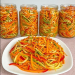 🥗 Salata de iarnă „care dispare din borcane” – rețetă fragedă, aromată și perfectă pentru conservare Image 84