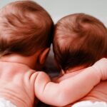 Am Dus Gemenele Mele Nou-Născute în Baia Femeilor – O Femeie Îndreptățită a Chemat Autoritățile, Dar A Regretat Imediat cf-featured-479